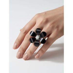 Black Faceted Flower Stretch Ring Elastic Band Statement Cocktail One Size